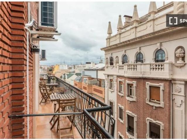 Se alquila habitación en apartamento de 7 dormitorios en L' Eixample, Valencia