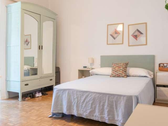 Se alquila habitación en apartamento de 7 dormitorios en Salamanca, Madrid
