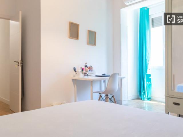 Se alquila habitación en apartamento de 7 dormitorios en Salamanca, Madrid