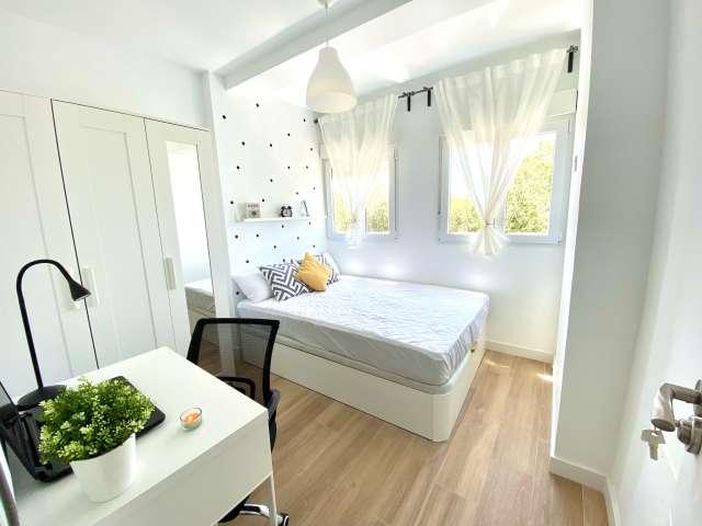 Se alquila habitación en apartamento de 4 dormitorios en Getafe, Madrid