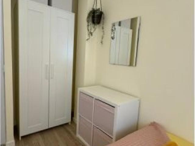 Se alquila habitación en apartamento de 4 dormitorios en Getafe, Madrid