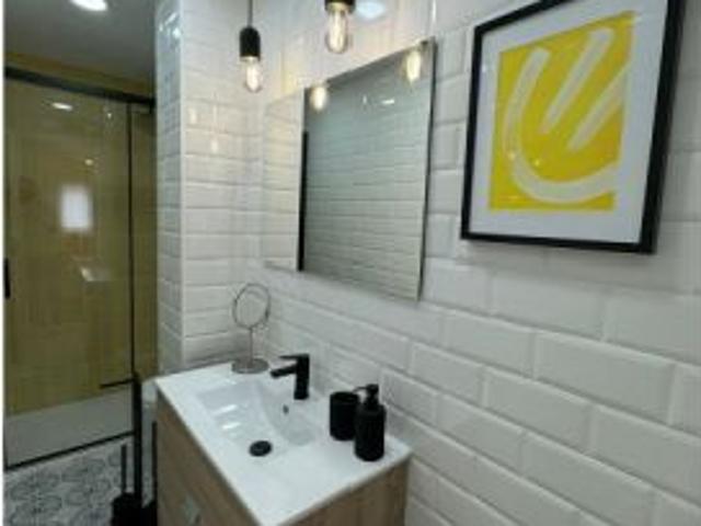 Se alquila habitación en apartamento de 4 dormitorios en Getafe, Madrid