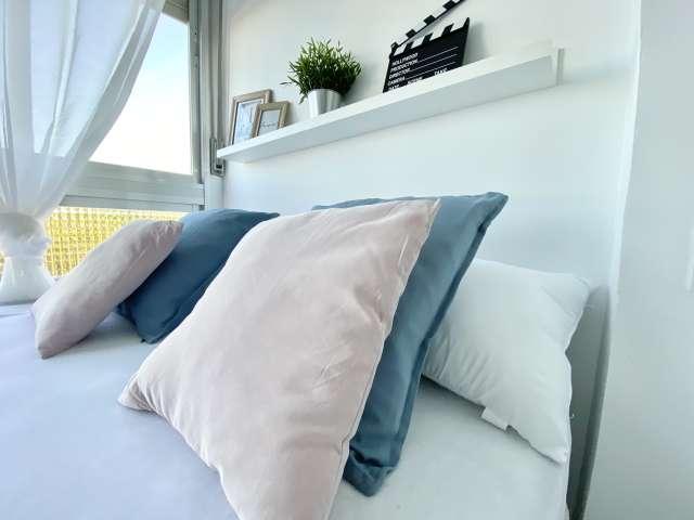 Se alquila habitación en apartamento de 4 dormitorios en Getafe, Madrid