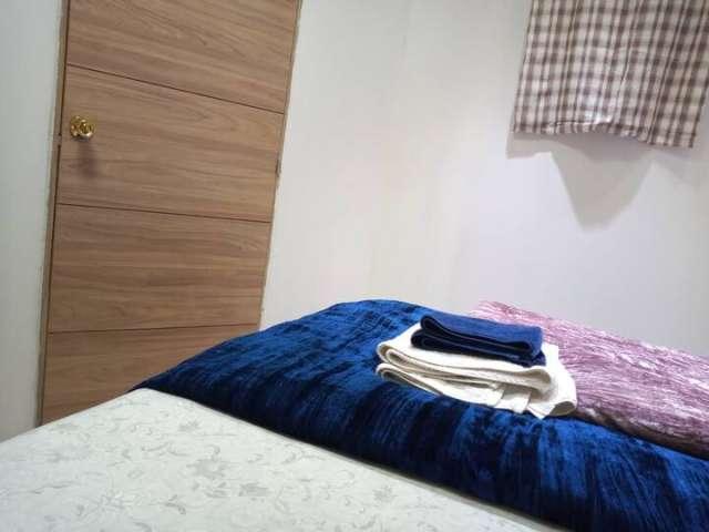 Se alquila habitación en apartamento de 4 dormitorios en Lavapiés, Madrid