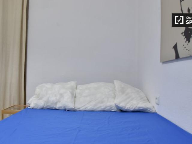 Se alquila habitación en apartamento de 4 dormitorios en L'Eixample, Valencia