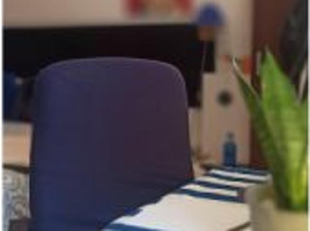 Se alquila habitación en apartamento de 5 dormitorios en Extramurs, Valencia