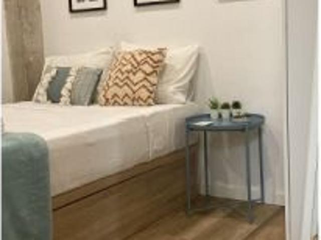 Se alquila habitación en apartamento de 5 dormitorios en Poblats Marítims
