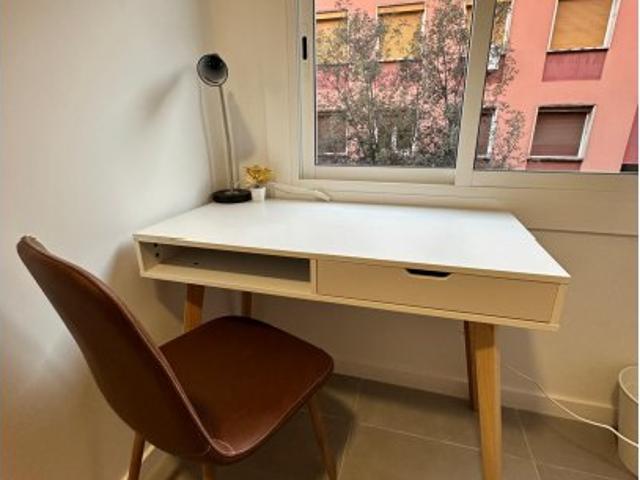 Habitación compartida de 4 habitaciones en La Florida, Barcelona