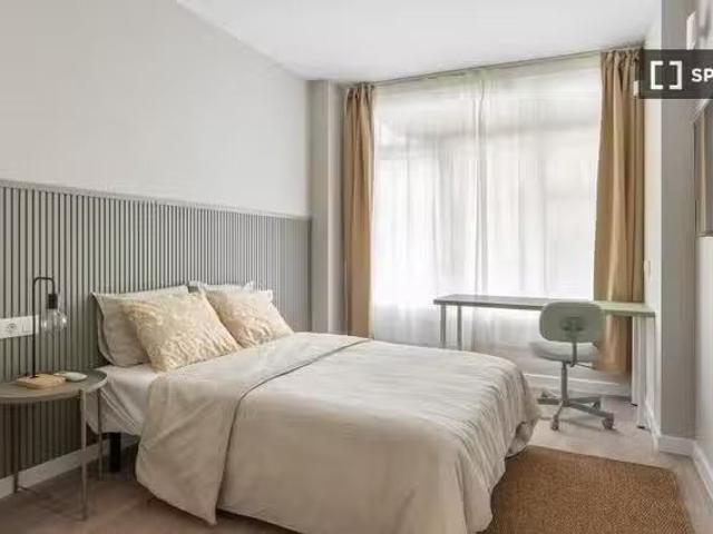 Se alquila habitación en Barcelona