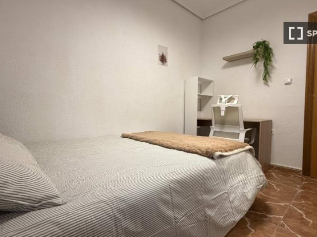 Habitación en un piso compartido de 5 camas en alquiler en Burjassot