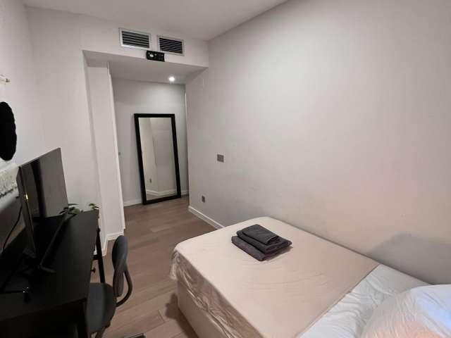 Se alquila habitación en Embajadores, Madrid