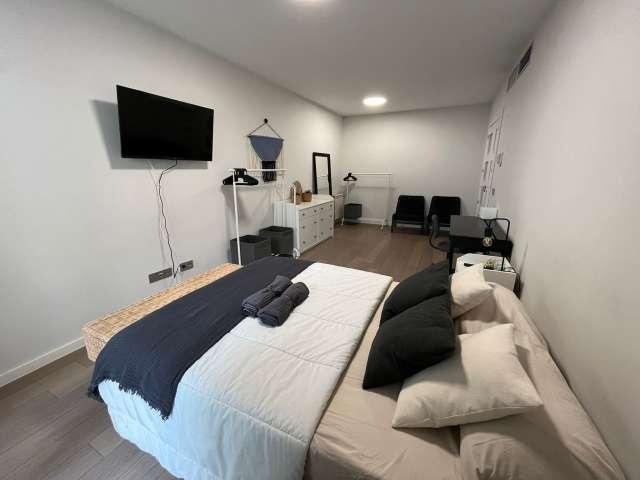Se alquila habitación en Embajadores, Madrid