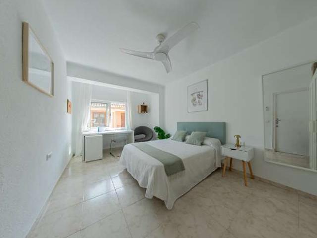 Se alquila habitación en El Carme, Valencia