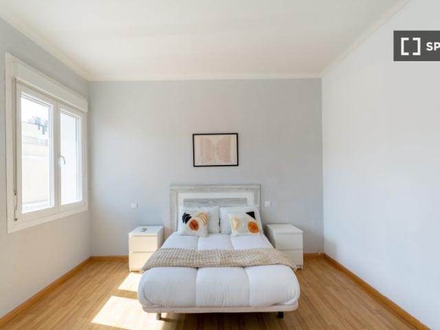 Se alquila habitación en el apartamento de 5 dormitorios en Moncloa, Madrid