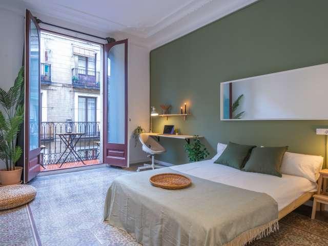 Se alquila habitación en el apartamento de 6 dormitorios en El Raval, Barcelona