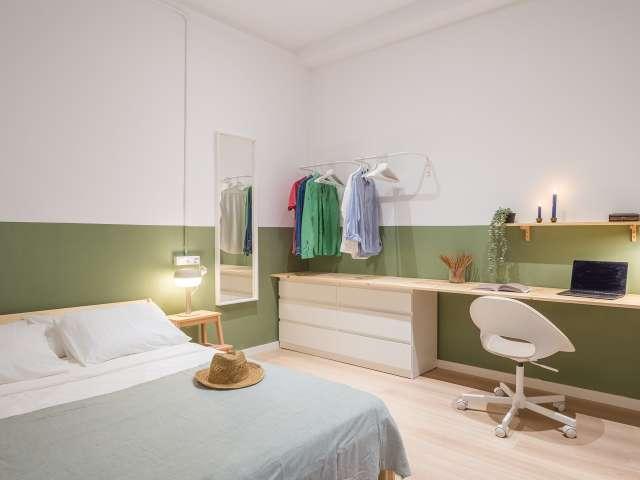 Se alquila habitación en el apartamento de 6 dormitorios en El Raval, Barcelona
