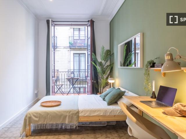 Se alquila habitación en el apartamento de 6 dormitorios en El Raval, Barcelona