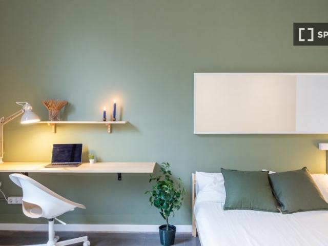 Se alquila habitación en el apartamento de 6 dormitorios en El Raval, Barcelona