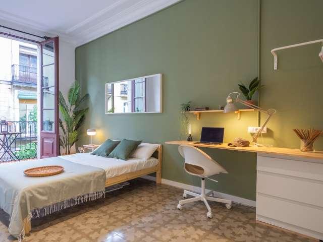 Se alquila habitación en el apartamento de 6 dormitorios en El Raval, Barcelona