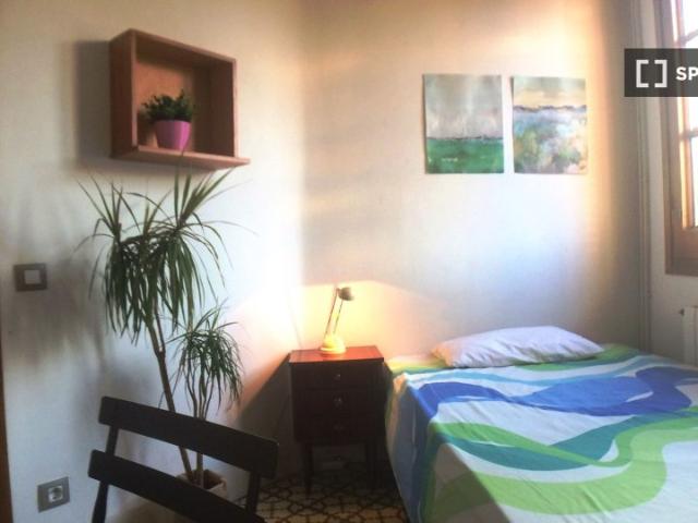 Se alquila habitación en El Poble Sec, Barcelona