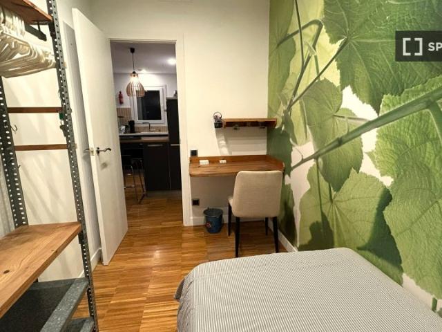 Se alquila habitación en El Poble Sec, Barcelona