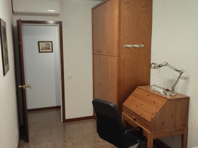 Se alquila habitación en Hostafrancs, Barcelona