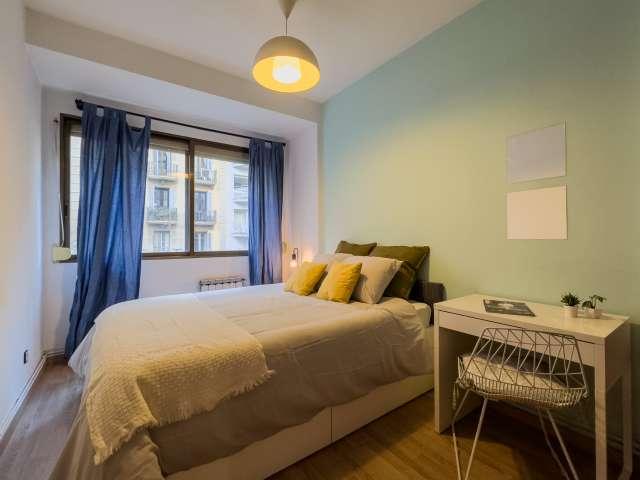 Se alquila habitación en La Nova Esquerra de l'Eixample