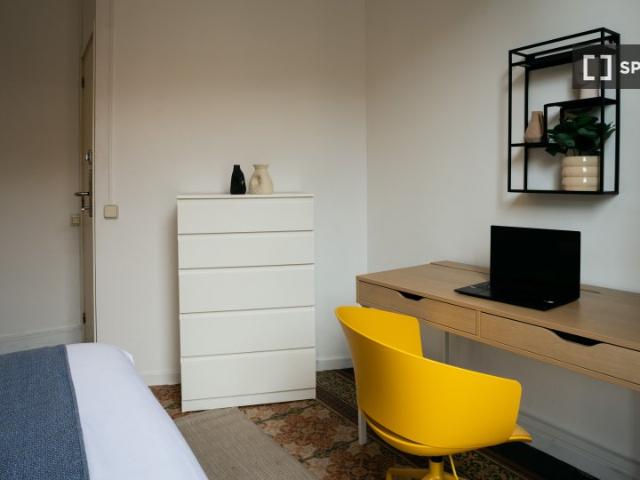 Se alquila habitación en la Nova Esquerra de l'Eixample, Barcelona