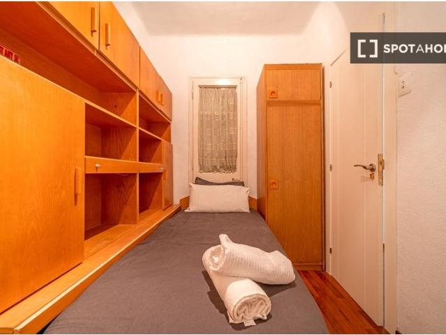Se alquila habitación en La Sagrada Familia, Barcelona