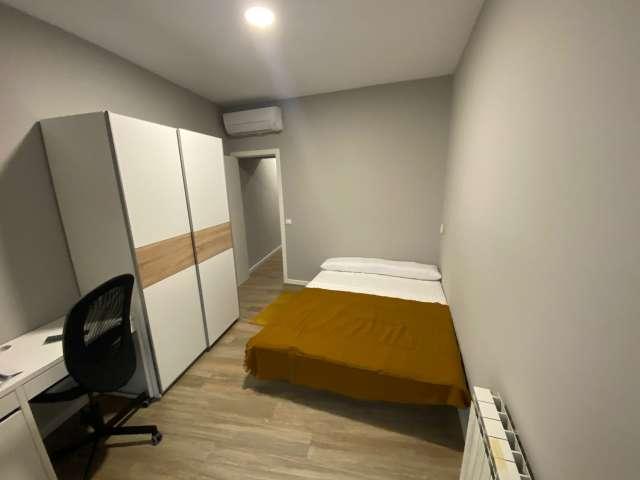 Se alquila habitación en Sol, Madrid