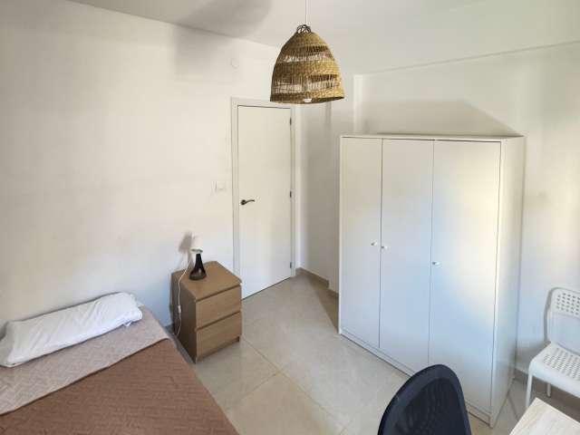 Se alquila habitación en Santa Rita, Almería