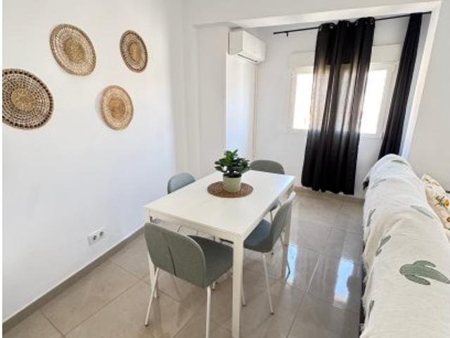 Se alquila habitación en Santa Rita, Almería
