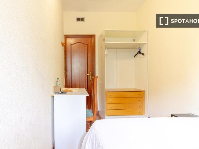 Se alquila habitación en Sants, Barcelona