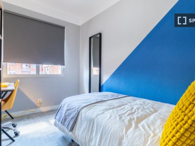 Se alquila habitación en Pavones, Madrid