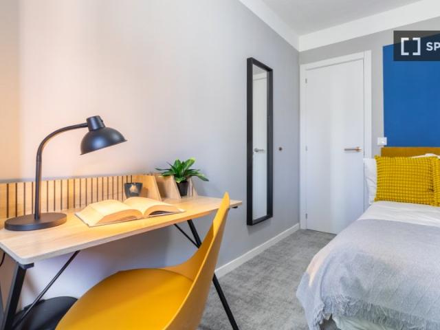 Se alquila habitación en Pavones, Madrid