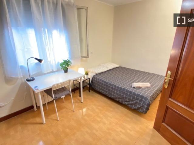 Se alquila habitación en Palomeras Bajas, Madrid