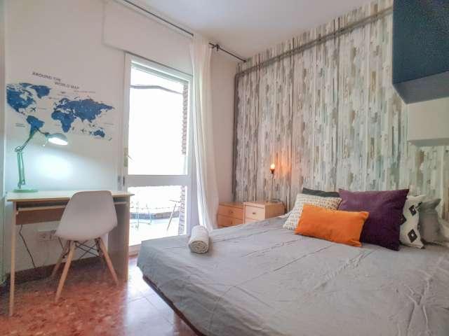 Se alquila habitación en piso compartido cerca del Eixample, Barcelona