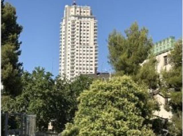 Se alquila habitación en piso compartido de 1 dormitorio en Universidad