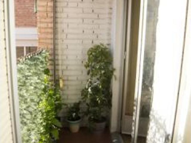 Se alquila habitación en piso compartido de 2 habitaciones en San Isidro, solo apto para chicas, tod