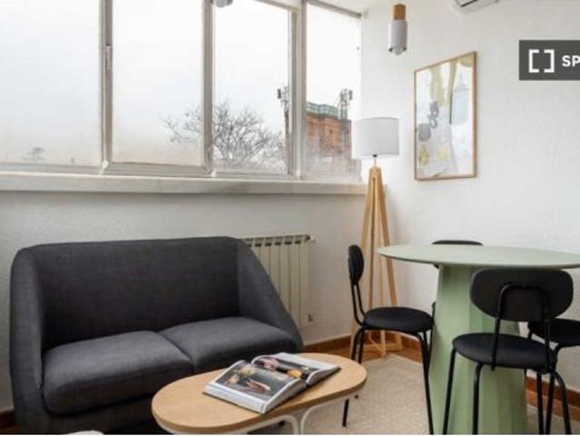 Se alquila habitación en piso compartido de 34 habitaciones en Nueva España, todos los gastos inclui