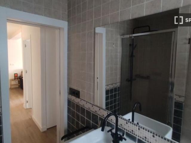 Se alquila habitación en piso compartido de 3 habitaciones en Alcalá de Henares, solo chicos