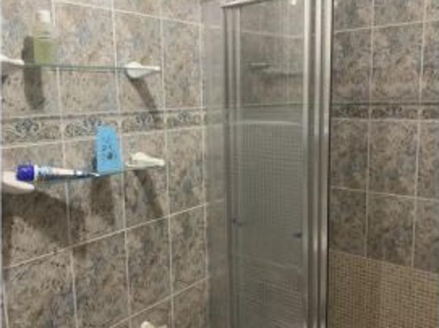 Se alquila habitación en piso compartido de 3 habitaciones en Alicante, todos los gastos incluidos