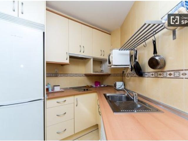 Se alquila habitación en piso compartido de 3 habitaciones en Arapiles, ideal para estudiantes