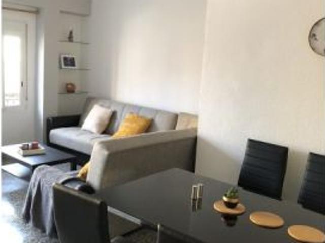 Se alquila habitación en piso compartido de 3 habitaciones en Burjassot, sin gastos incluidos