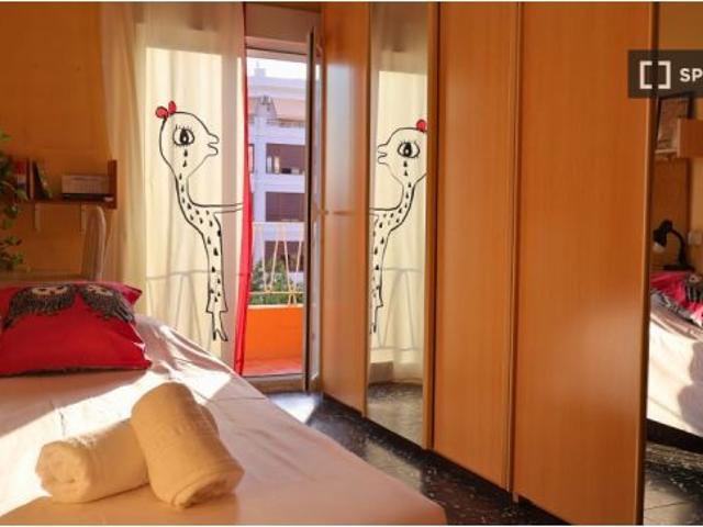 Se alquila habitación en piso compartido de 3 habitaciones en La Roqueta
