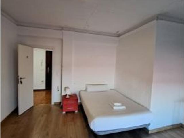 Se alquila habitación en piso compartido de 3 habitaciones en Penya Roja, gastos incluidos