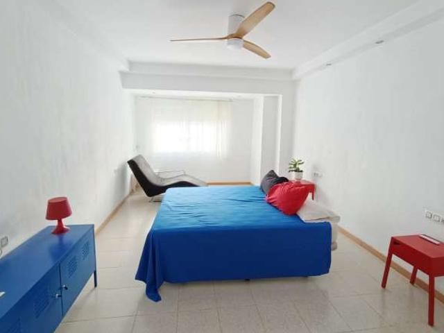 Se alquila habitación en piso compartido de 3 habitaciones, Sagunto