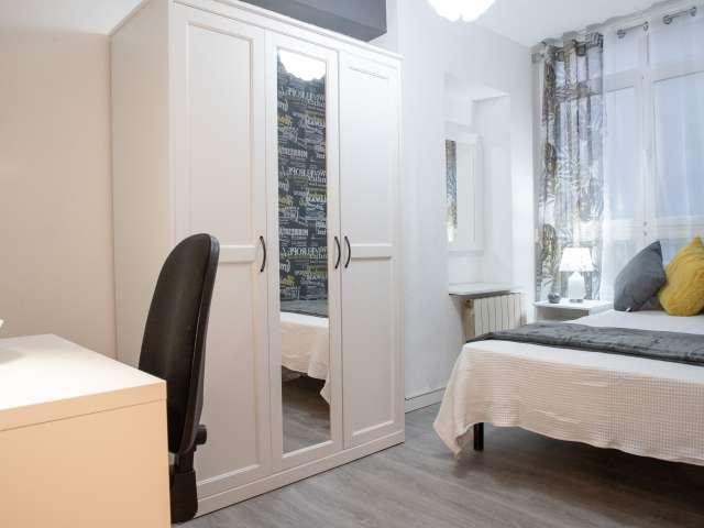 Se alquila habitación en piso compartido de 4 habitaciones, Alcalá de Henares