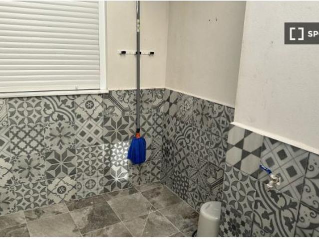 Se alquila habitación en piso compartido de 4 habitaciones en Murcia, todos los gastos incluidos