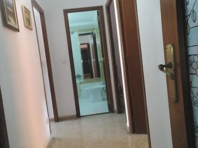 Se alquila habitación en piso compartido de 4 habitaciones en Alicante